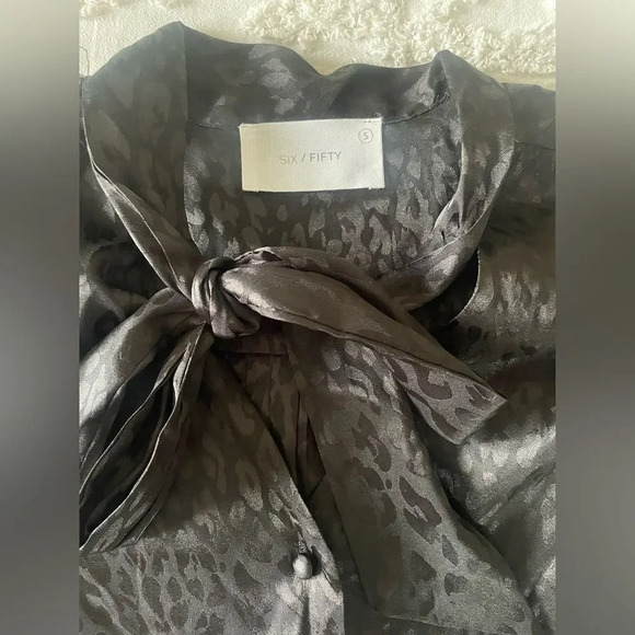 Six/Fifty Cheetah Print Button-Up Blouse - Picture 3 of 4